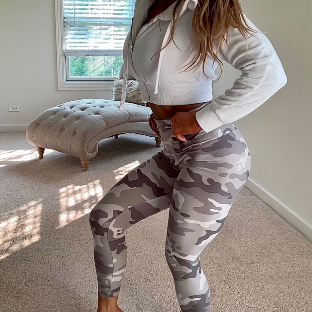Forever 21 Gray Camo Pants